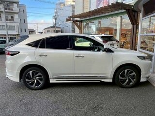 2019 Toyota Harrier III (XU60) Рестайлинг, белый, 2419000 рублей, вид 4