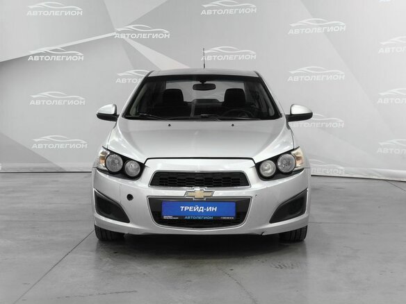2014 Chevrolet Aveo II, серебристый, 550000 рублей - вид 7