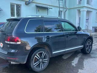 2008 Volkswagen Touareg I Рестайлинг, чёрный, 1250000 рублей, вид 4