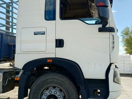 2022 Sinotruk Howo 4X2, белый, 2900000 рублей, вид 3
