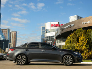 2019 Kia Optima IV Рестайлинг, серый, 1748000 рублей, вид 3