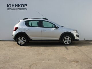 2017 Renault Sandero Stepway II, серый, 959000 рублей, вид 4