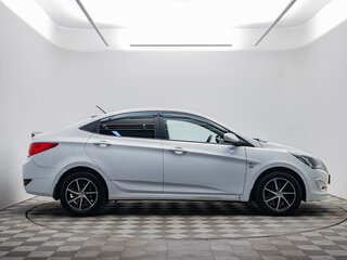2016 Hyundai Solaris I Рестайлинг, белый, 798000 рублей, вид 4