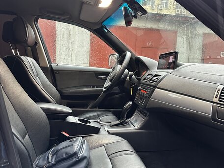 2010 BMW X3 25i I (E83) Рестайлинг, чёрный, вид 3