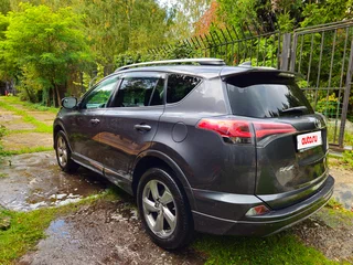 2017 Toyota RAV4 IV (XA40) Рестайлинг, серый, 1800000 рублей, вид 3