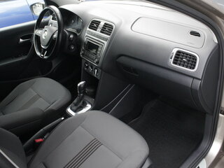 2016 Volkswagen Polo V Рестайлинг, бежевый, 1110000 рублей, вид 5