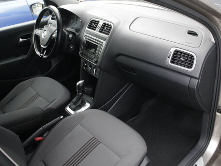 2016 Volkswagen Polo V Рестайлинг, бежевый, 1110000 рублей, вид 5