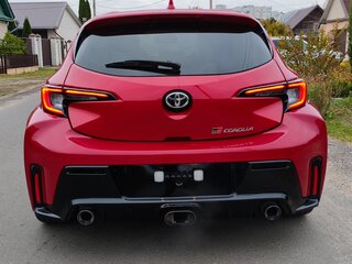 2024 Toyota Corolla GR XII (E210) Рестайлинг, красный, 3250000 рублей, вид 1