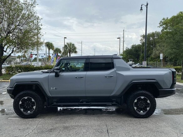 2024 GMC Hummer EV, серый, 18000000 рублей - вид 1