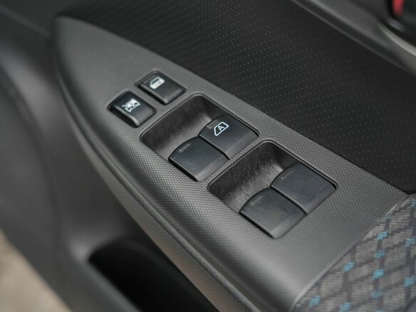 2011 Nissan Note I Рестайлинг, серый, 690000 рублей - вид 11