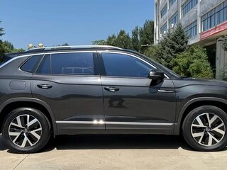 2023 Volkswagen Tayron I Рестайлинг, чёрный, 2329300 рублей, вид 4