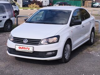 2016 Volkswagen Polo V Рестайлинг, белый, 900000 рублей, вид 1
