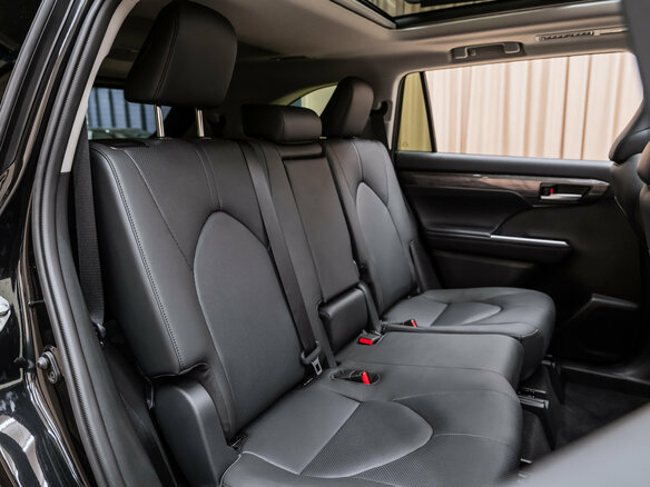 2025 Toyota Highlander IV (XU70), чёрный, 5295000 рублей - вид 17