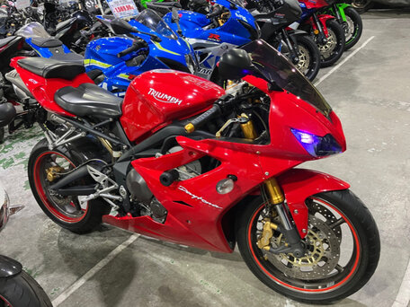 2008 Triumph Daytona 675, красный, 410000 рублей, вид 2