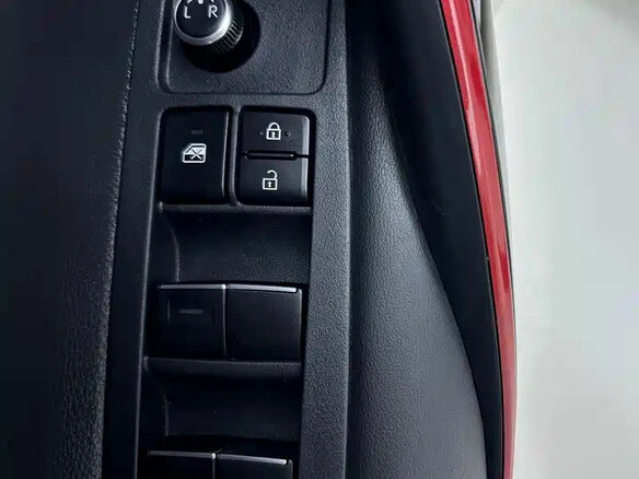 2023 Toyota Corolla Sporty XII (E210) Рестайлинг, белый, 1347000 рублей - вид 13