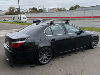 2007 BMW 5 серии 525i V (E60/E61) Рестайлинг, чёрный, 1350000 рублей, вид 2