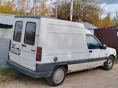 1995 Renault Rapid, белый, 160000 рублей, вид 3