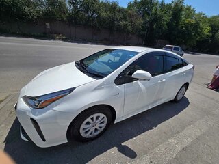 2019 Toyota Prius PHV ZVW52 Prime IV (XW50), белый, 1800000 рублей, вид 4