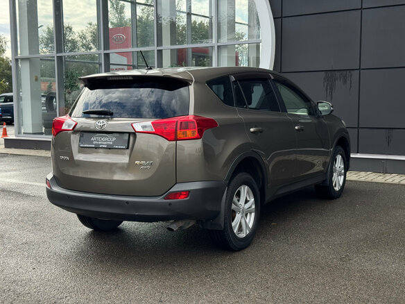 2013 Toyota RAV4 IV (XA40), коричневый, 1682000 рублей - вид 5