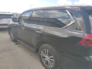 2016 Lexus LX 570 III Рестайлинг 2, чёрный, 6300000 рублей, вид 3
