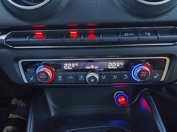 2016 Audi A3 III (8V) Рестайлинг, белый, 1845000 рублей - вид 12