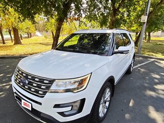 2017 Ford Explorer V Рестайлинг, белый, 2299000 рублей, вид 1