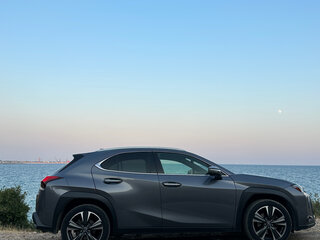 2019 Lexus UX 200 I, серый, 2650000 рублей, вид 3