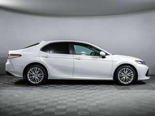 2019 Toyota Camry VIII (XV70), белый, 2178000 рублей, вид 4