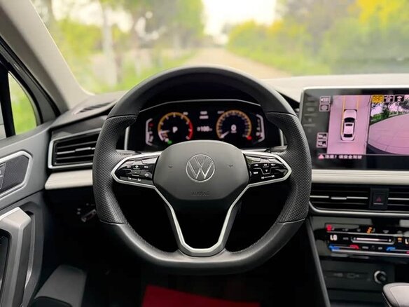 2023 Volkswagen Tiguan II Рестайлинг, белый, 2330000 рублей - вид 11