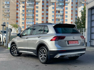 2020 Volkswagen Tiguan II, серый, 2949000 рублей, вид 3