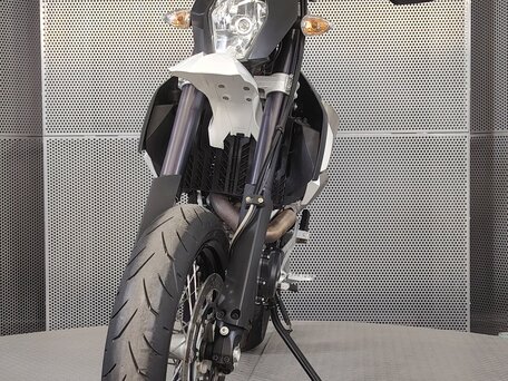 2010 KTM 690 SMC, белый, 509000 рублей, вид 3