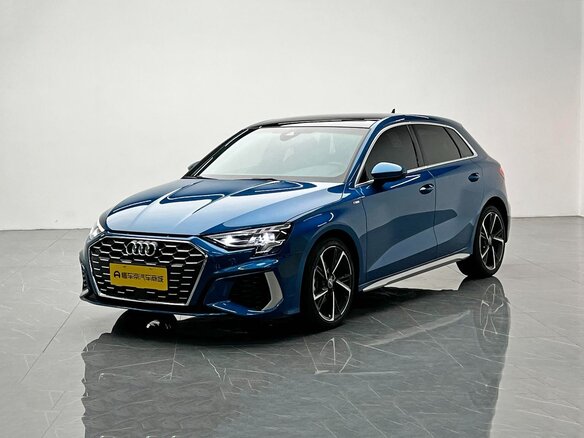 2022 Audi A3 Sportback 35 TFSI IV (8Y), синий, 2000678 рублей