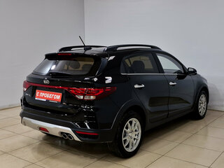 2021 Kia Rio X IV Рестайлинг, чёрный, 1825000 рублей, вид 4