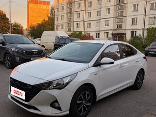 2021 Hyundai Solaris II Рестайлинг, белый, 1300000 рублей, вид 2