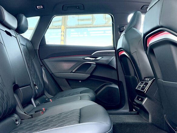 2026 Audi Q5 L III (GU), белый - вид 36