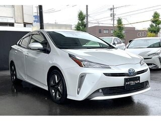 2022 Toyota Prius IV Рестайлинг (XW50), белый, 2040700 рублей, вид 2