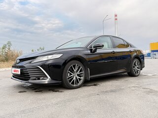 2021 Toyota Camry VIII (XV70) Рестайлинг, чёрный, 3850000 рублей, вид 4