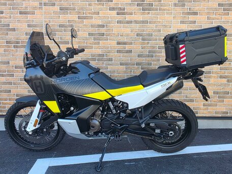 2022 Husqvarna Norden 901, чёрный, 1199000 рублей, вид 1