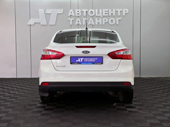 2013 Ford Focus III, белый, 899000 рублей - вид 4