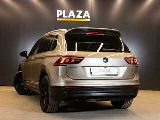 2017 Volkswagen Tiguan II, бежевый, 1729000 рублей, вид 3