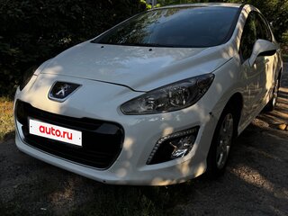 2012 Peugeot 308 I Рестайлинг, белый, 470000 рублей, вид 1