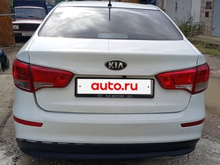 2016 Kia Rio III Рестайлинг, белый, 750000 рублей, вид 4