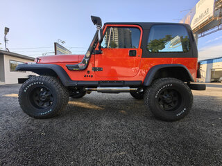 1992 Jeep Wrangler I (YJ), красный, 4000000 рублей, вид 2