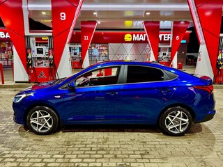 2022 Hyundai Solaris II Рестайлинг, синий, 1700000 рублей, вид 2