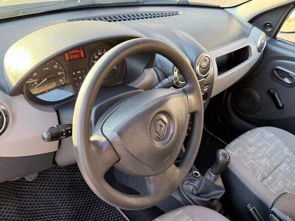 2012 Renault Sandero I, бежевый, 440000 рублей - вид 12