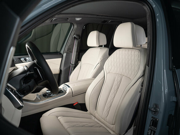 2026 BMW X5 40i IV (G05/G18) Рестайлинг, серый, 15990000 рублей - вид 10
