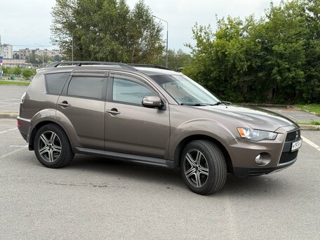 2011 Mitsubishi Outlander II Рестайлинг, коричневый, 1020000 рублей, вид 5