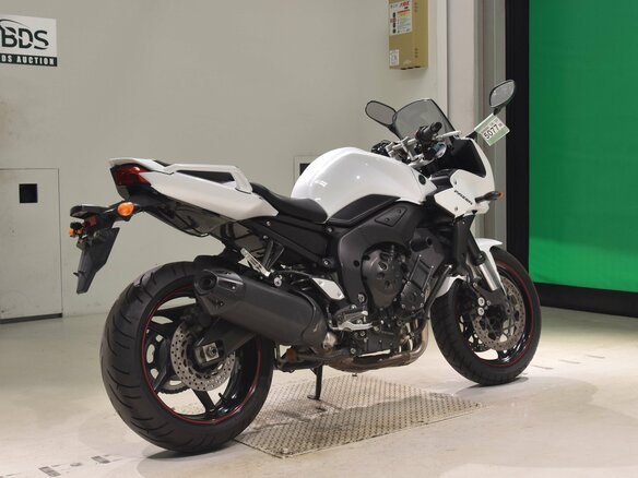 2010 Yamaha FZ1, белый - вид 2