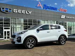 2021 Kia Sportage IV Рестайлинг, белый, 1880000 рублей, вид 1