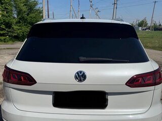 2019 Volkswagen Touareg III, белый, 4400000 рублей, вид 3